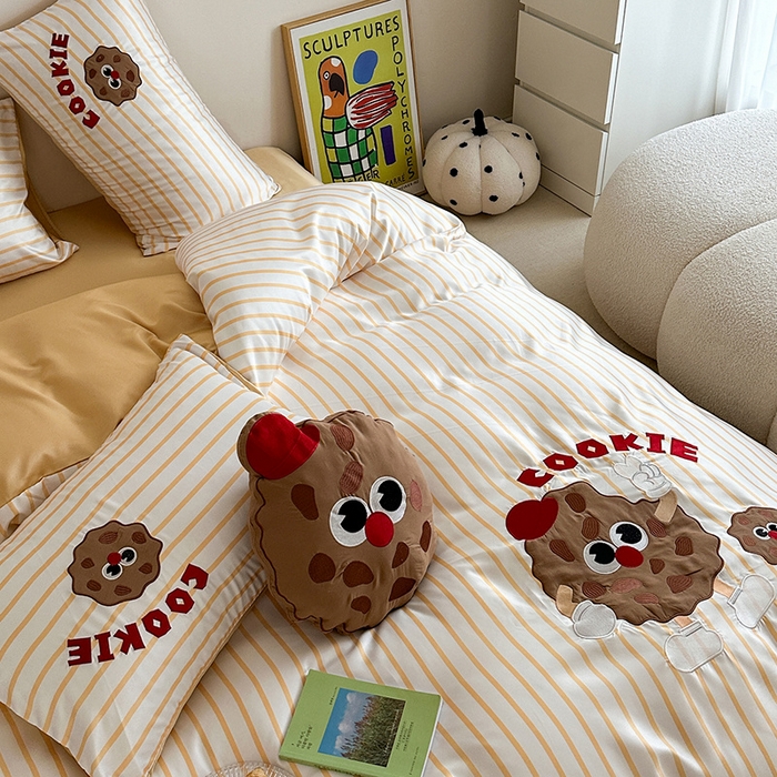 91家纺网 家纺一手货源 找家纺 优悦2024新款冰丝卡通贴布绣四件套 曲奇饼干-黄