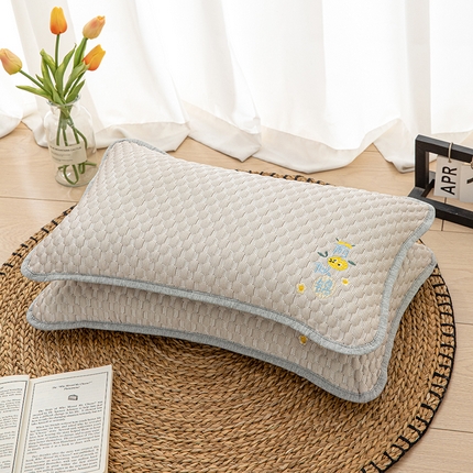 91家纺网 家纺一手货源 找家纺 （总）织布人  2024新款荞麦枕夏季凉感冰豆豆儿童学生宿舍荞麦枕幼儿园午睡枕