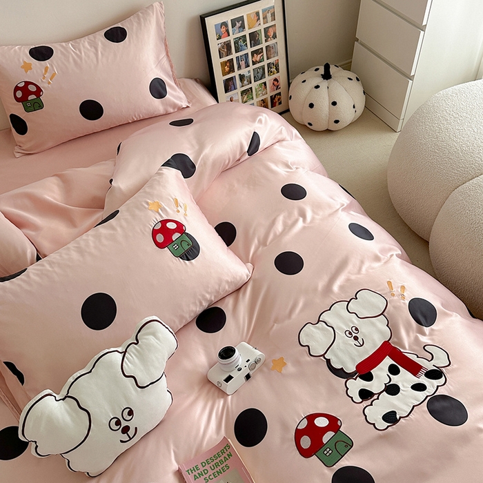 91家纺网 家纺一手货源 找家纺 优悦2024新款冰丝卡通贴布绣四件套 围巾狗-粉