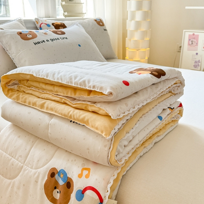91家纺网 家纺一手货源 找家纺 慕尚家纺2025新款双层纱水洗夏被子被芯 乐园伙伴