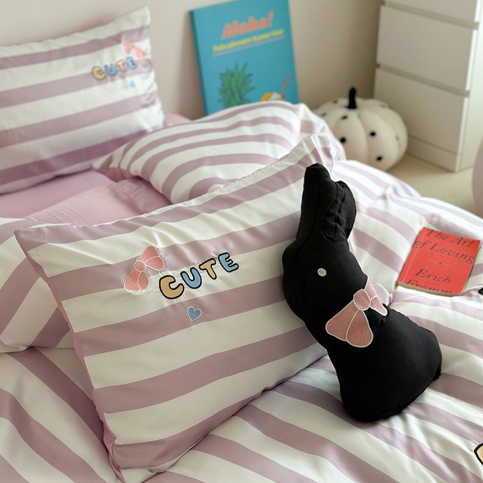 91家纺网 家纺一手货源 找家纺 优悦2024新款冰丝卡通贴布绣四件套 小黑兔