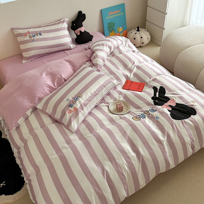 91家纺网 家纺一手货源 找家纺 优悦2024新款冰丝卡通贴布绣四件套 小黑兔