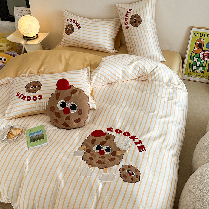 91家纺网 家纺一手货源 找家纺 优悦2024新款冰丝卡通贴布绣四件套 曲奇饼干-黄