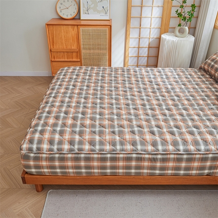 91家纺网 家纺一手货源 找家纺 居眠 2024新款全棉色织水洗棉格子夹棉床笠 夹棉款-洛卡-灰