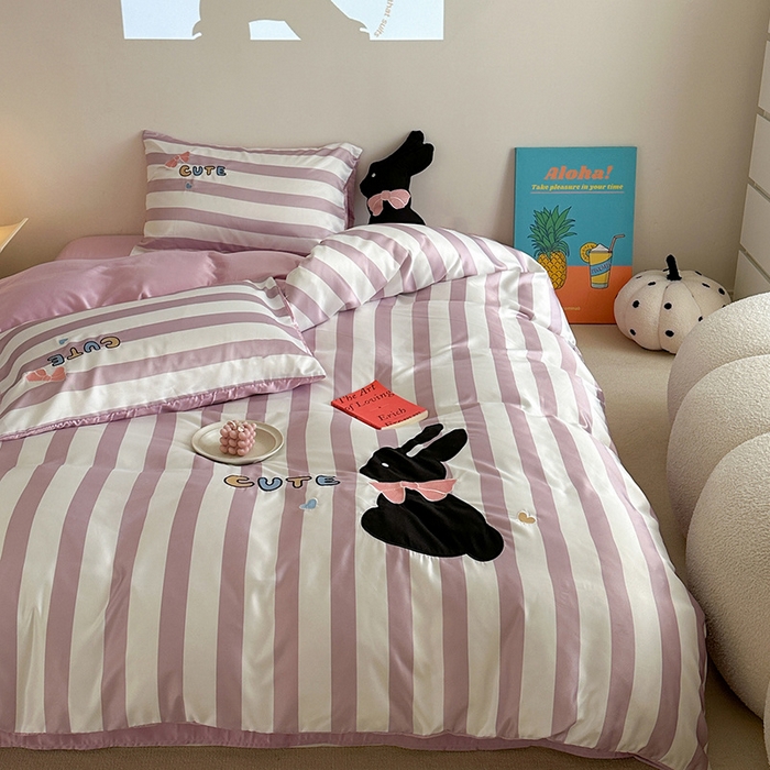 91家纺网 家纺一手货源 找家纺 优悦2024新款冰丝卡通贴布绣四件套 小黑兔