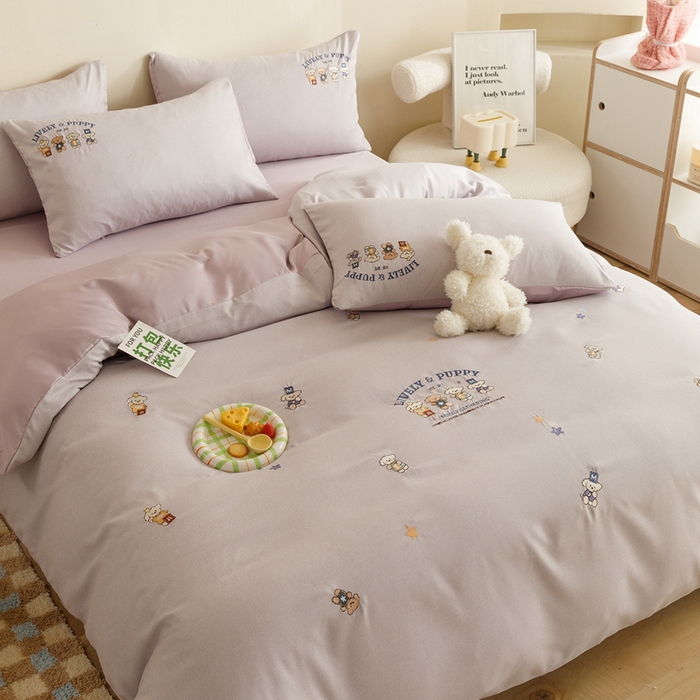 91家纺网 家纺一手货源 找家纺 狂想家 2025新款丝锦缎刺绣四件套 趴趴狗浪漫紫