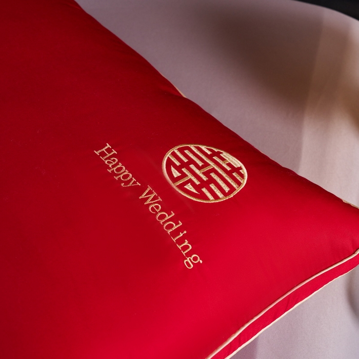 91家纺网 家纺一手货源 找家纺 贤内助 2024新款全棉婚庆羽丝枕保健枕枕头枕芯系列 简爱 48*74cm/只