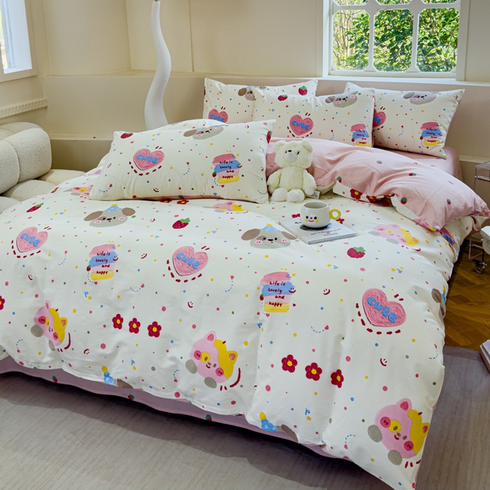 91家纺网 家纺一手货源 找家纺 感遇 2024新款全棉印花四件套 草莓小狗