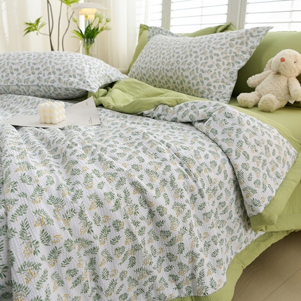 91家纺网 家纺一手货源 找家纺 圣靓家纺 2025新款清柔泡泡纱小提花单夏被夏被四件套 雨后初夏