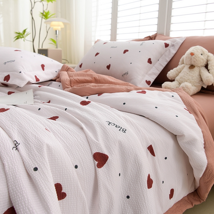 91家纺网 家纺一手货源 找家纺 圣楚家纺 2024新款清柔泡泡纱夏被 甜蜜心跳