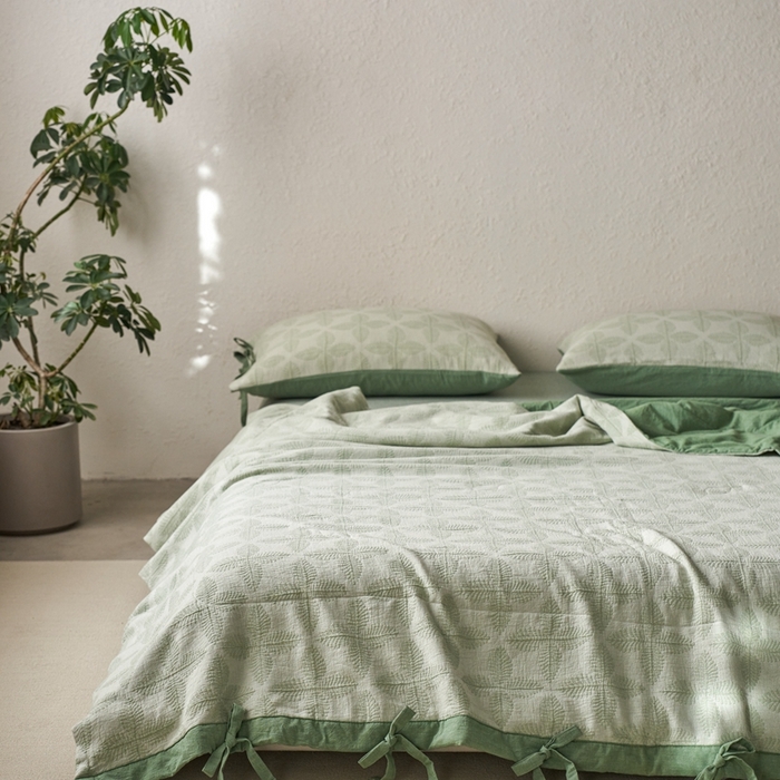 91家纺网 家纺一手货源 找家纺 安莱生活 2024新款双层纱色织提花四叶草夏被及夏被四件套系列 四叶草-绿
