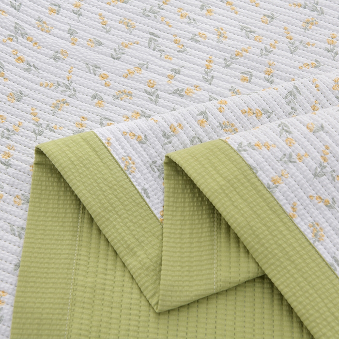 91家纺网 家纺一手货源 找家纺 圣楚家纺 2024新款A类泡泡棉夹棉床盖七里香