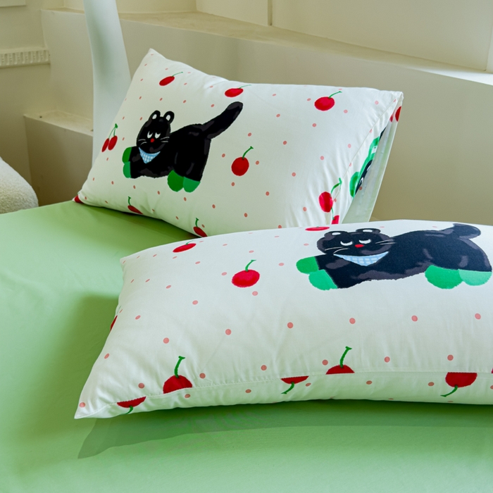 91家纺网 家纺一手货源 找家纺 感遇 2024新款全棉印花四件套 樱桃猫咪