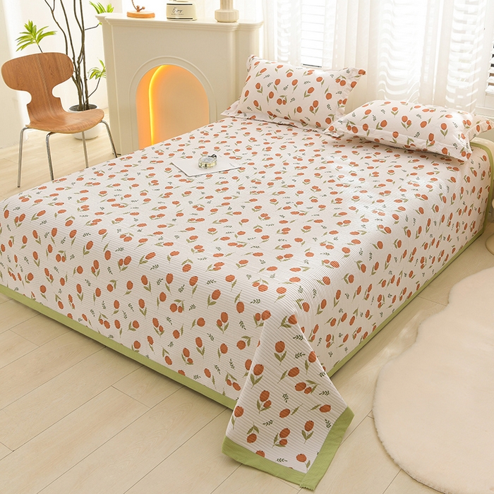 91家纺网 家纺一手货源 找家纺 圣楚家纺 2024新款A类泡泡棉夹棉床盖迷人花香