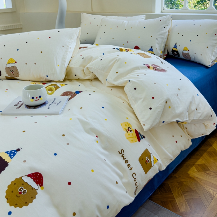 91家纺网 家纺一手货源 找家纺 感遇 2024新款全棉印花四件套 曲奇饼干仔