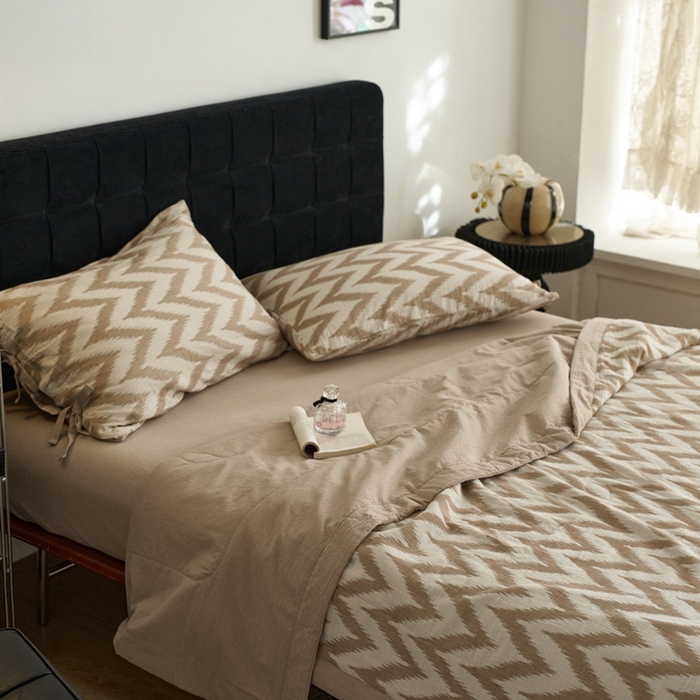 91家纺网 家纺一手货源 找家纺 安莱生活 2024新款双层纱色织提花海澜夏被及四件套系列 海澜-米