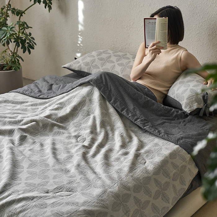 91家纺网 家纺一手货源 找家纺 （总）安莱生活 2024新款双层纱色织提花四叶草夏被及夏被四件套系列