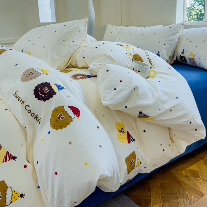 91家纺网 家纺一手货源 找家纺 感遇 2024新款全棉印花四件套 曲奇饼干仔