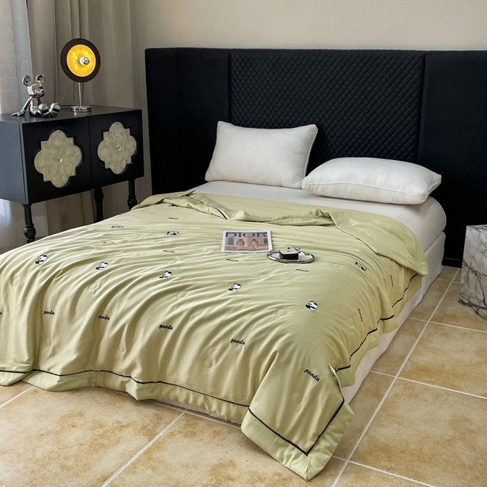 91家纺网 家纺一手货源 找家纺 被靠被 2024新款熊猫刺绣凉感莱赛尔夏被被子被芯 暖鹅黄