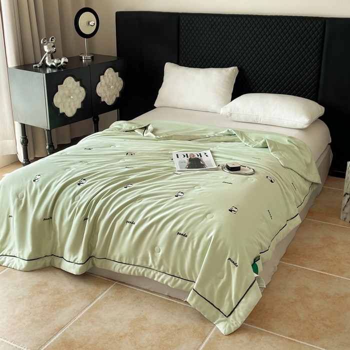 91家纺网 家纺一手货源 找家纺 被靠被 2024新款熊猫刺绣凉感莱赛尔夏被被子被芯 茶绿