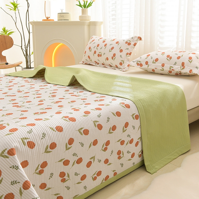 91家纺网 家纺一手货源 找家纺 圣楚家纺 2024新款A类泡泡棉夹棉床盖迷人花香