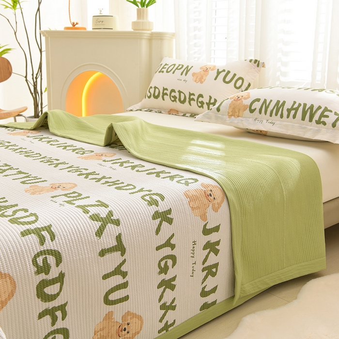 91家纺网 家纺一手货源 找家纺 圣楚家纺 2024新款A类泡泡棉夹棉床盖真情陪伴