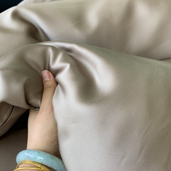 91家纺网 家纺一手货源 找家纺 莱豫家纺 2024新款80支莱赛尔天丝纯色双拼四件套 漫步云端棕