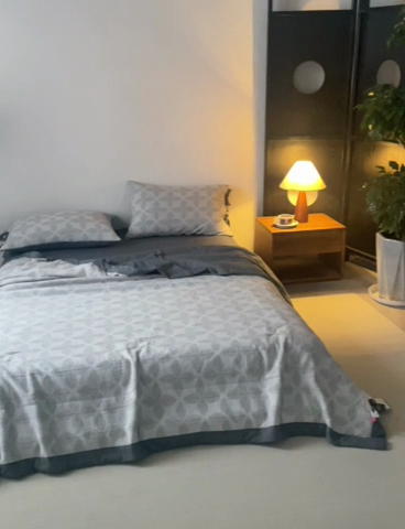 91家纺网 家纺一手货源 找家纺 安莱生活 2024新款双层纱色织提花四叶草夏被及夏被四件套系列 四叶草-黑