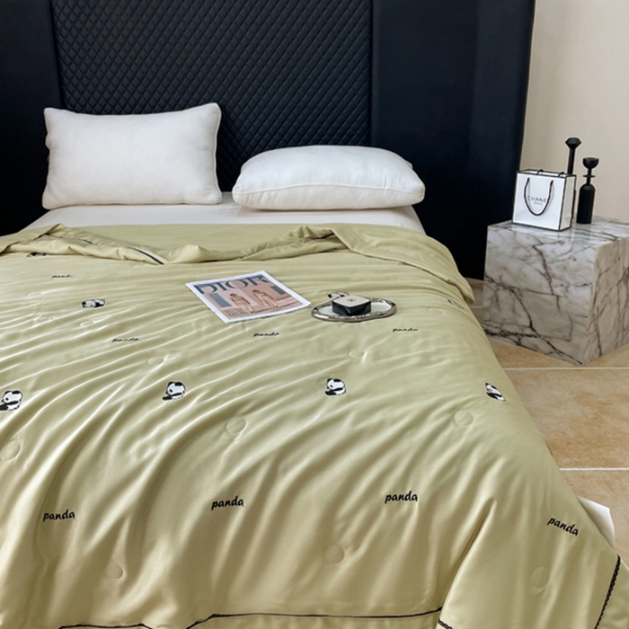 91家纺网 家纺一手货源 找家纺 被靠被 2024新款熊猫刺绣凉感莱赛尔夏被被子被芯 暖鹅黄