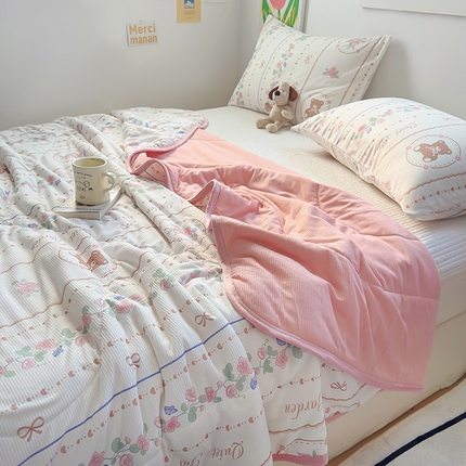 柒月2024新款华夫格小清新卡通印花夏被 花环熊-