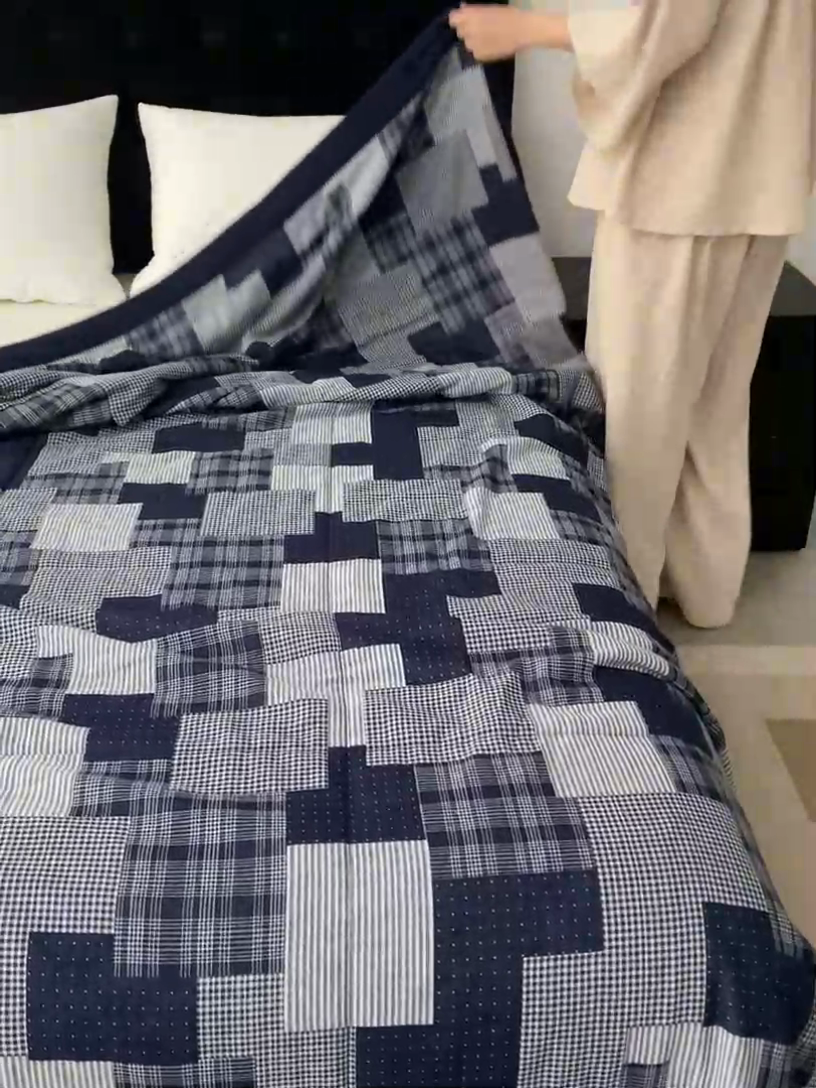 91家纺网 家纺一手货源 找家纺 安莱生活 2024新款双层纱拼布田园单夏被系列 拼布田园-藏青