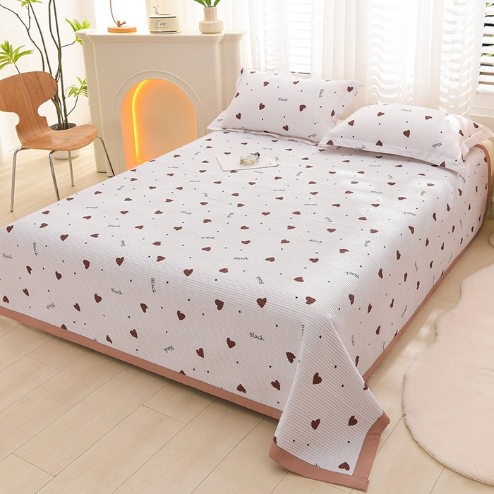 91家纺网 家纺一手货源 找家纺 圣楚家纺 2024新款A类泡泡棉夹棉床盖甜蜜心跳