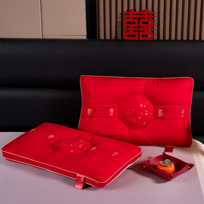 91家纺网 家纺一手货源 找家纺 贤内助 2024新款全棉婚庆羽丝枕保健枕枕头枕芯系列 喜得贵子 48*74cm/只