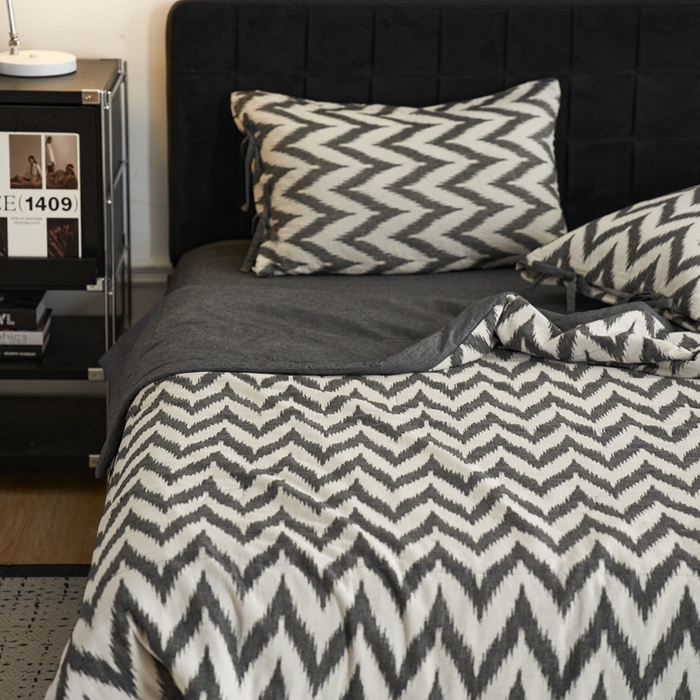 91家纺网 家纺一手货源 找家纺 安莱生活 2024新款双层纱色织提花海澜夏被及四件套系列 海澜-黑