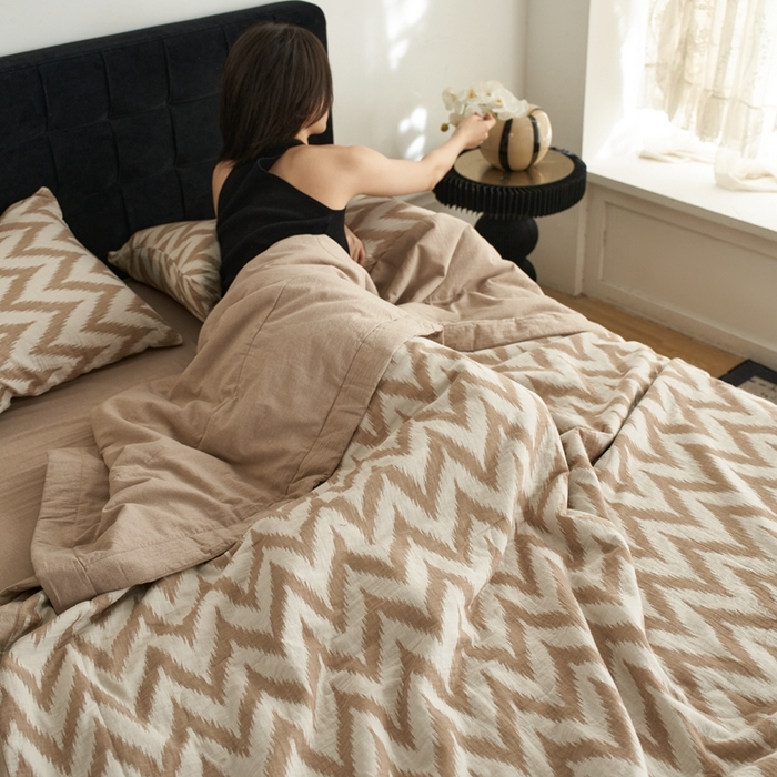 91家纺网 家纺一手货源 找家纺 安莱生活 2024新款双层纱色织提花海澜夏被及四件套系列 海澜-米