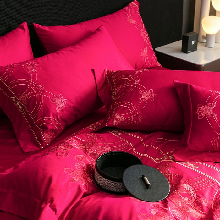 91家纺网 家纺一手货源 找家纺  【A类母婴级】100支长绒棉四件套全棉纯棉轻奢风床单床笠款重工刺绣秋冬季新品床上用品 克里斯 温莎红