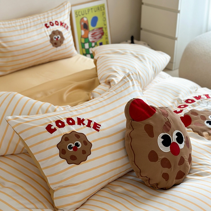 91家纺网 家纺一手货源 找家纺 优悦2024新款冰丝卡通贴布绣四件套 曲奇饼干-黄