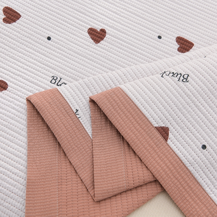 91家纺网 家纺一手货源 找家纺 圣楚家纺 2024新款A类泡泡棉夹棉床盖甜蜜心跳