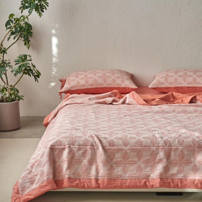 91家纺网 家纺一手货源 找家纺 安莱生活 2024新款双层纱色织提花四叶草夏被及夏被四件套系列 四叶草-橘