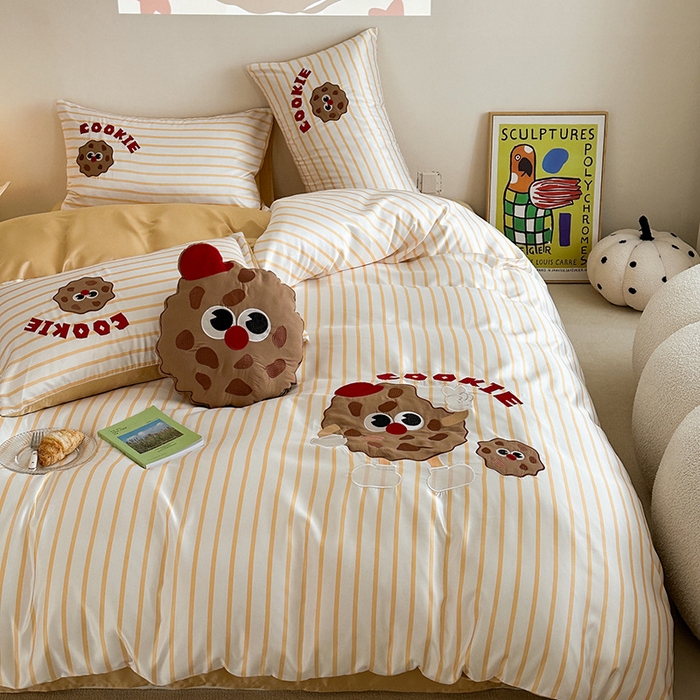 91家纺网 家纺一手货源 找家纺 优悦2024新款冰丝卡通贴布绣四件套 曲奇饼干-黄