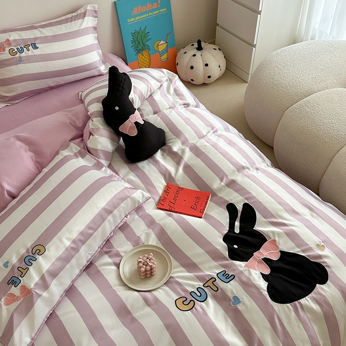 91家纺网 家纺一手货源 找家纺 优悦2024新款冰丝卡通贴布绣四件套 小黑兔