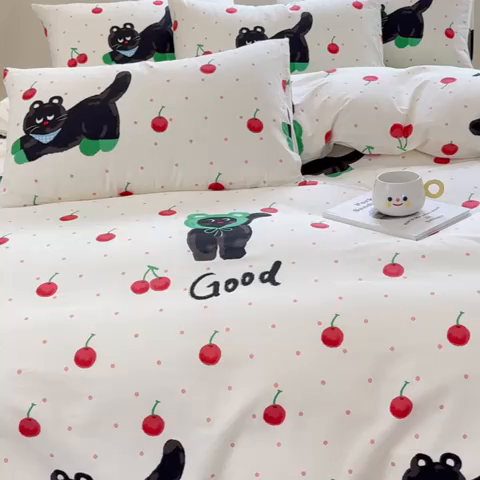 91家纺网 家纺一手货源 找家纺 感遇 2024新款全棉印花四件套 樱桃猫咪