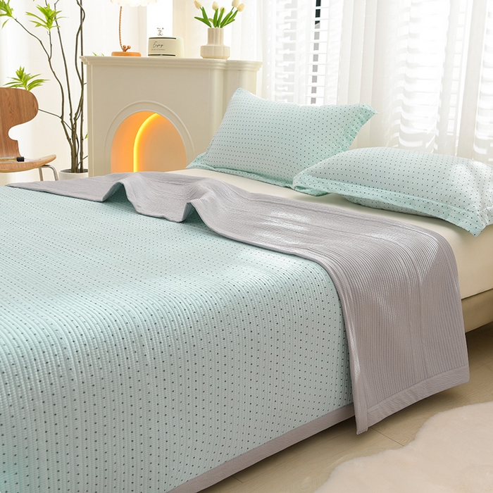 91家纺网 家纺一手货源 找家纺 圣楚家纺 2024新款A类泡泡棉夹棉床盖静谧夜曲