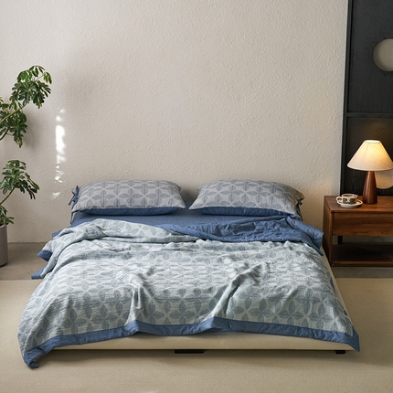 91家纺网 家纺一手货源 找家纺 （总）安莱生活 2024新款双层纱色织提花四叶草夏被及夏被四件套系列