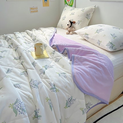 柒月2024新款华夫格小清新卡通印花夏被 紫风铃-