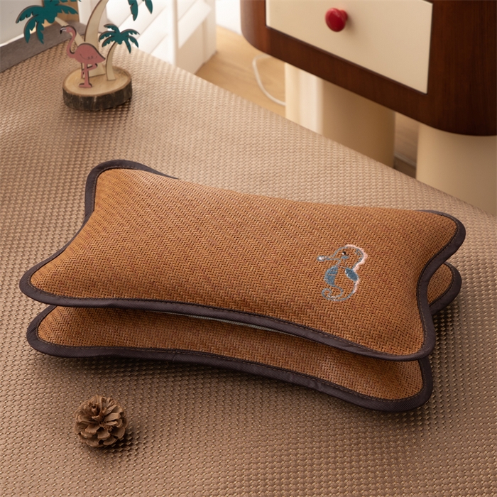 91家纺网 家纺一手货源 找家纺 织布人 2024新款荞麦枕夏季冰藤婴儿枕小孩儿童枕头学生幼儿园午睡枕 凉藤儿童枕-海马 【高粱壳填充】20*35cm//只