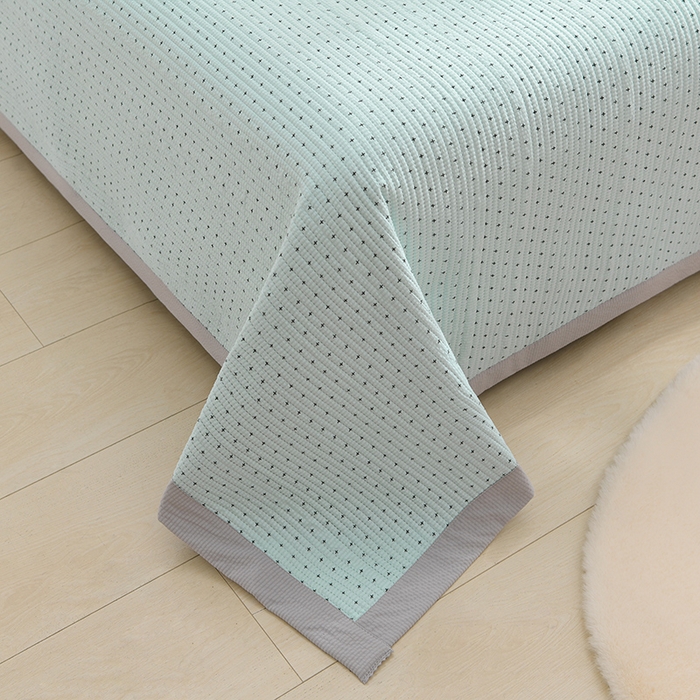 91家纺网 家纺一手货源 找家纺 圣楚家纺 2024新款A类泡泡棉夹棉床盖静谧夜曲