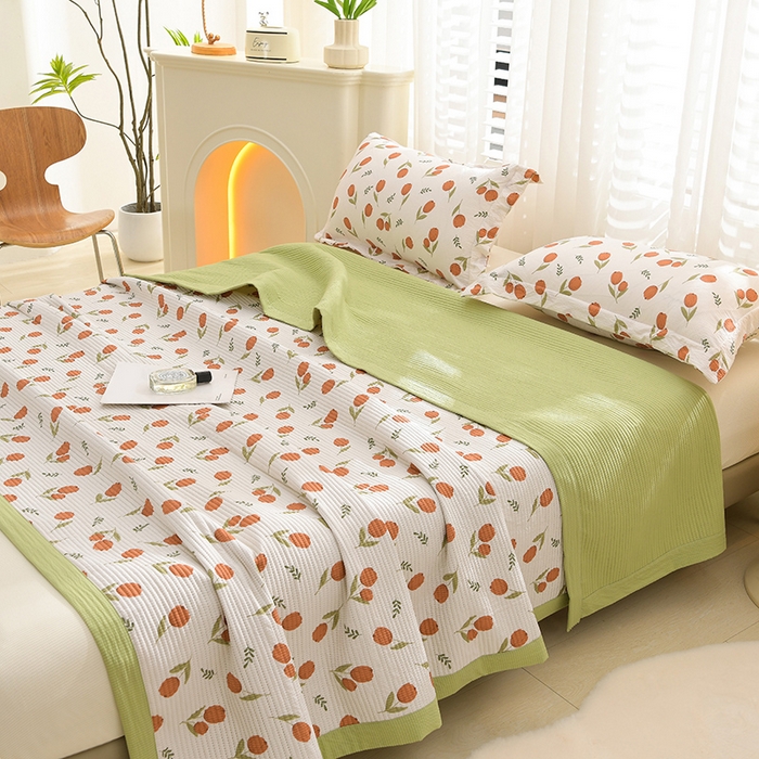 91家纺网 家纺一手货源 找家纺 圣楚家纺 2024新款A类泡泡棉夹棉床盖迷人花香