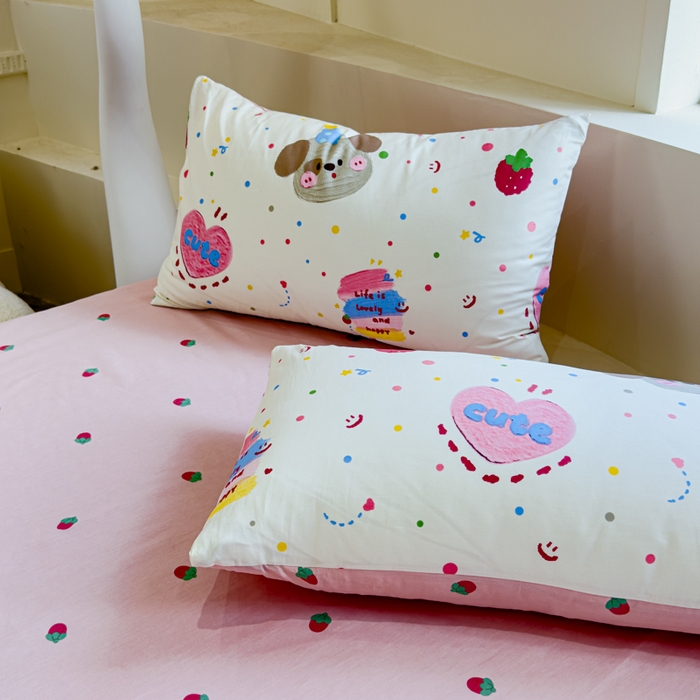 91家纺网 家纺一手货源 找家纺 感遇 2024新款全棉印花四件套 草莓小狗