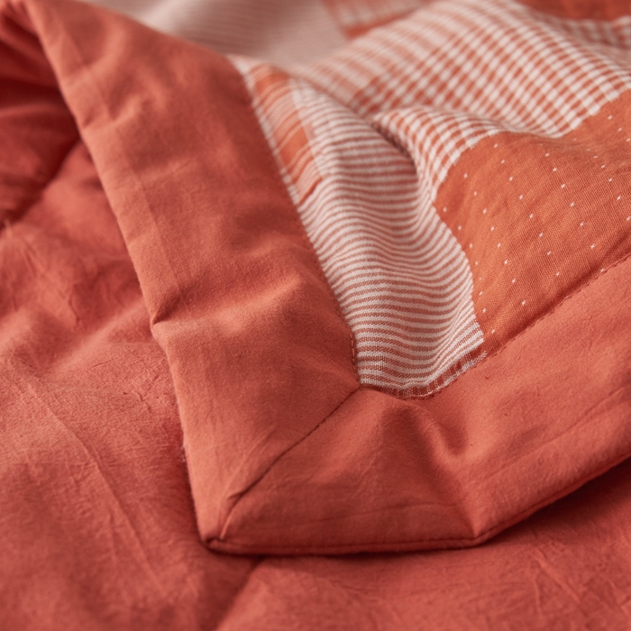 91家纺网 家纺一手货源 找家纺 安莱生活 2024新款双层纱拼布田园单夏被系列 拼布田园-橘红